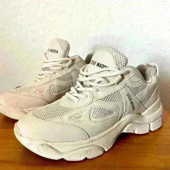 STEVE MADDEN CLYDIE SNEAKERS BEIGE SIZE 7.5 - Picture 1 of 12